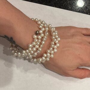 Genuine Freshwater Pearl Wrap Bracelet in off white/cream.